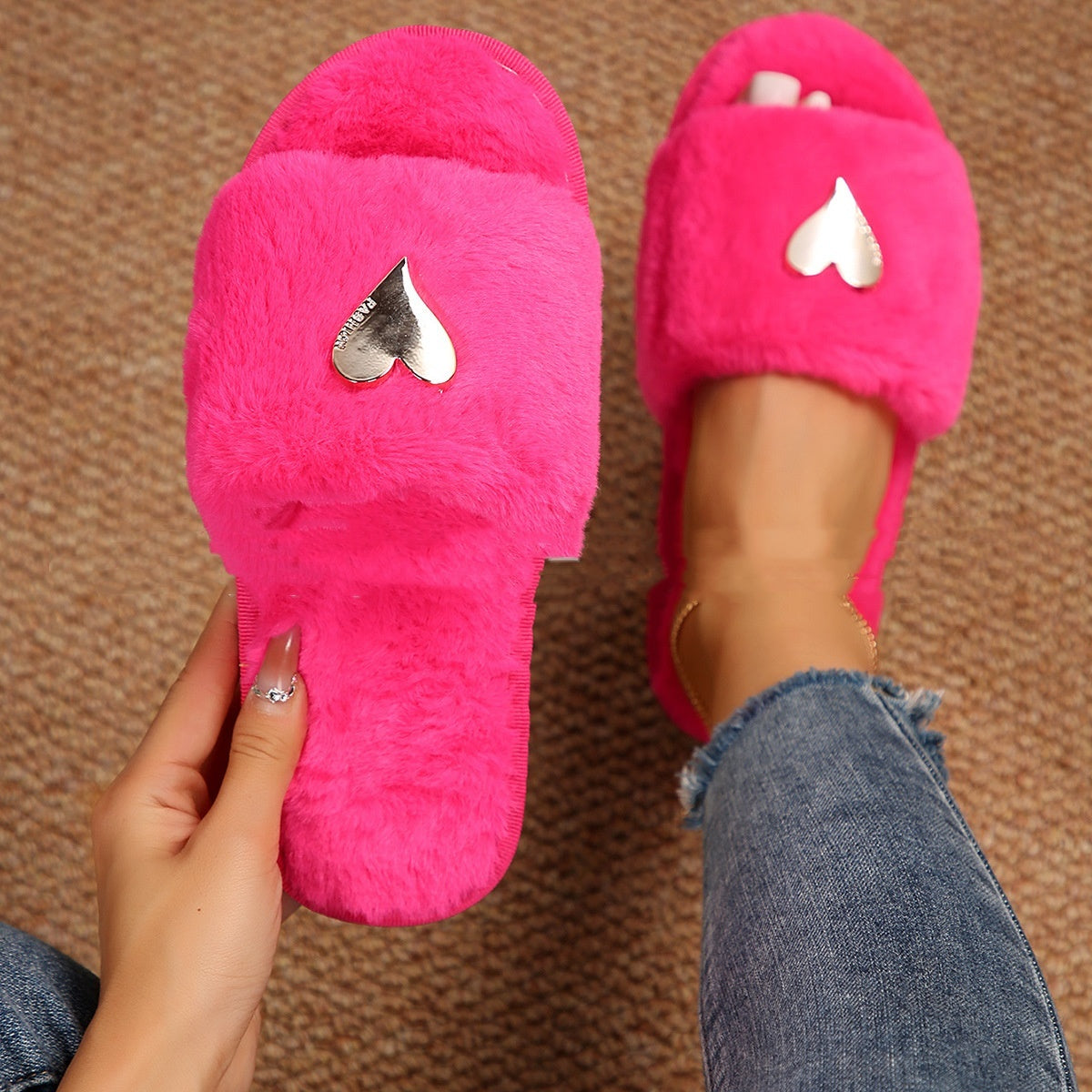 Cozy Plush Furry Slippers for Women – Warm Indoor Fleece Flip Flops for Fall & Winter"